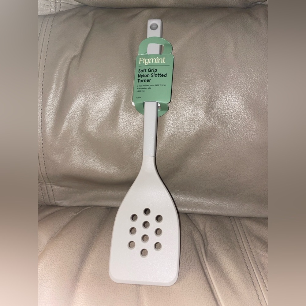 Figmint Soft Grip Nylon Slotted Turner NWT Kitchen Utensil Handy Gadget Gift